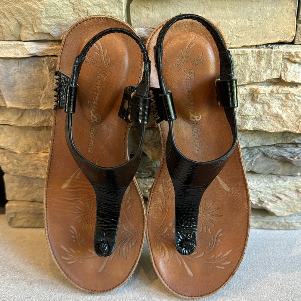 Black Tommy Bahama thong sandals women size 6